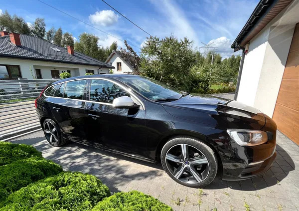 mazowieckie Volvo V60 cena 57700 przebieg: 238000, rok produkcji 2018 z Dąbie